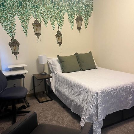 Paradise Oasis Near Lake *Full Body Massage Chair* Longview Exterior photo