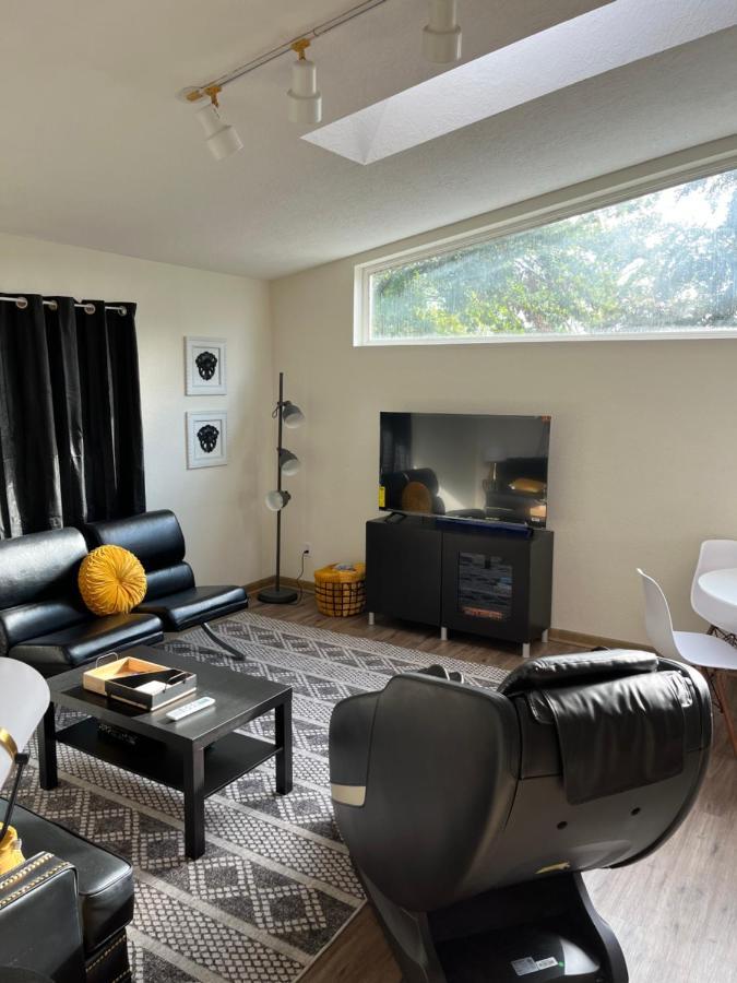 Paradise Oasis Near Lake *Full Body Massage Chair* Longview Exterior photo